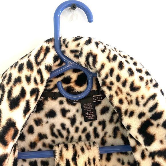 VS robe size S - Picture 3 of 3